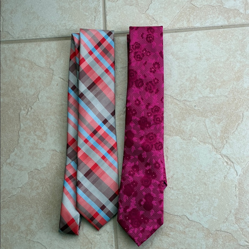Perry Ellis Red and Blue Plaid Tie